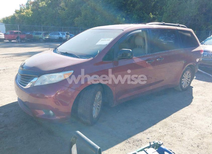 Photo 2 of 2013 Toyota Sienna XLE V6 8 PASSENGER (VIN 5TDYK3DC7DS386244)