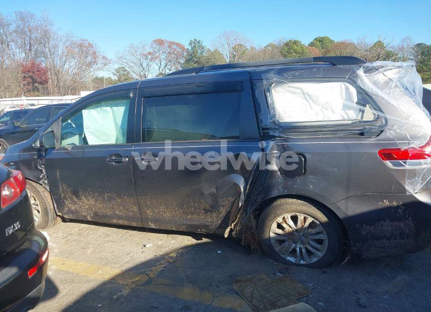 Photo 14 of 2014 Toyota Sienna XLE/LIMITED (VIN 5TDYK3DC7ES438893)