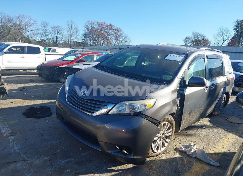 Photo 2 of 2014 Toyota Sienna XLE/LIMITED (VIN 5TDYK3DC7ES438893)