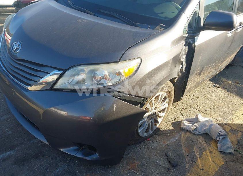 Photo 6 of 2014 Toyota Sienna XLE/LIMITED (VIN 5TDYK3DC7ES438893)