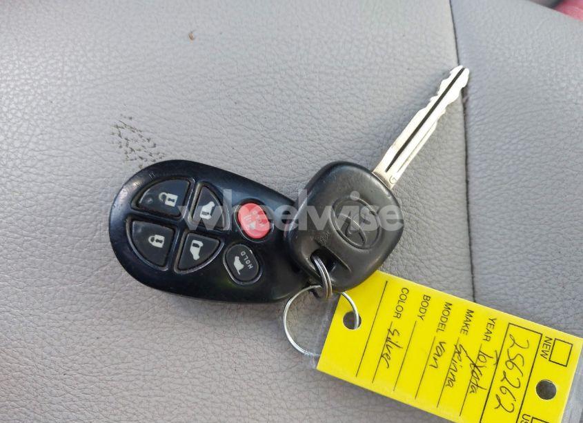 Photo 11 of 2014 Toyota Sienna XLE V6 8 PASSENGER (VIN 5TDYK3DC7ES441812)