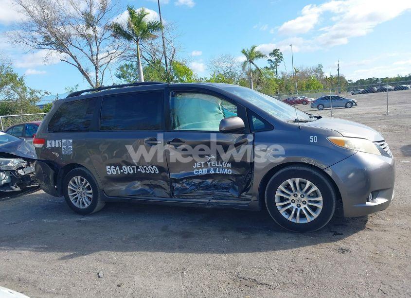 Photo 13 of 2014 Toyota Sienna XLE V6 8 PASSENGER (VIN 5TDYK3DC7ES441812)
