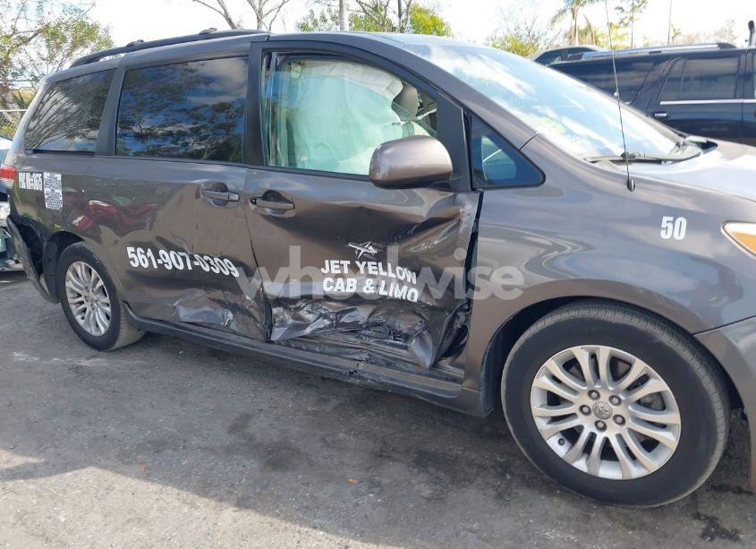 Photo 6 of 2014 Toyota Sienna XLE V6 8 PASSENGER (VIN 5TDYK3DC7ES441812)