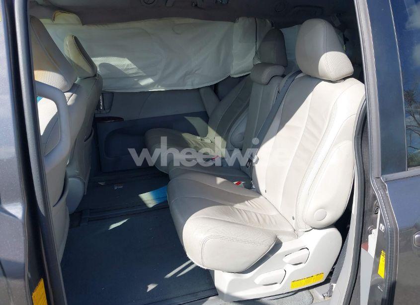 Photo 8 of 2014 Toyota Sienna XLE V6 8 PASSENGER (VIN 5TDYK3DC7ES441812)