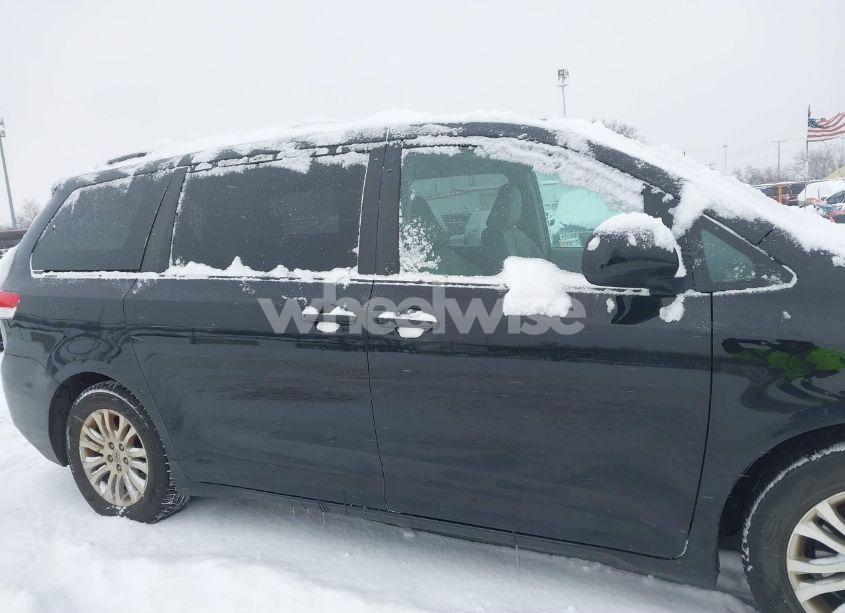 Photo 13 of 2014 Toyota Sienna XLE V6 8 PASSENGER (VIN 5TDYK3DC7ES449327)