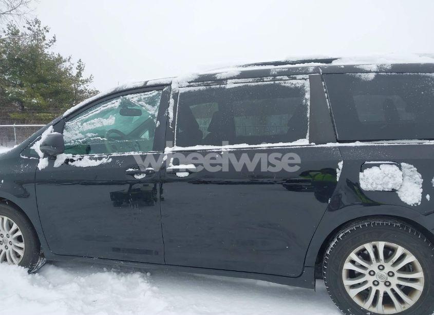 Photo 14 of 2014 Toyota Sienna XLE V6 8 PASSENGER (VIN 5TDYK3DC7ES449327)