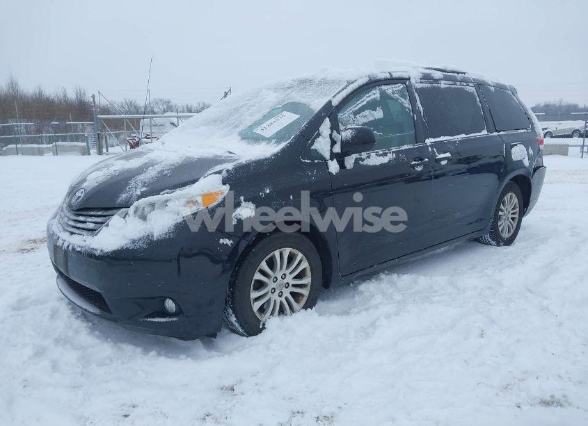 Photo 2 of 2014 Toyota Sienna XLE V6 8 PASSENGER (VIN 5TDYK3DC7ES449327)