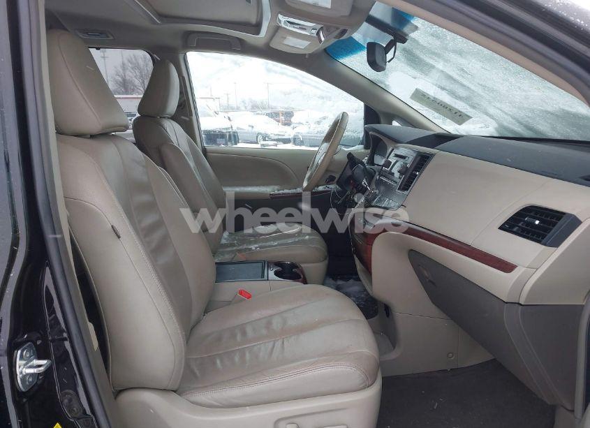 Photo 5 of 2014 Toyota Sienna XLE V6 8 PASSENGER (VIN 5TDYK3DC7ES449327)