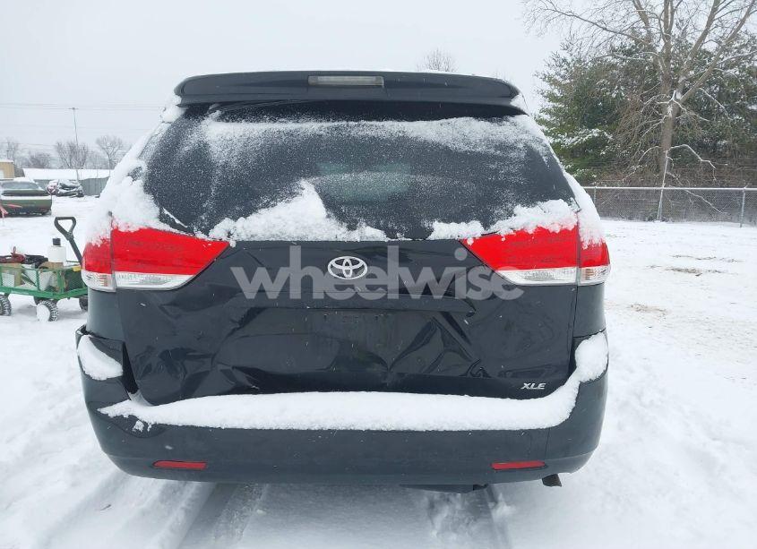 Photo 6 of 2014 Toyota Sienna XLE V6 8 PASSENGER (VIN 5TDYK3DC7ES449327)