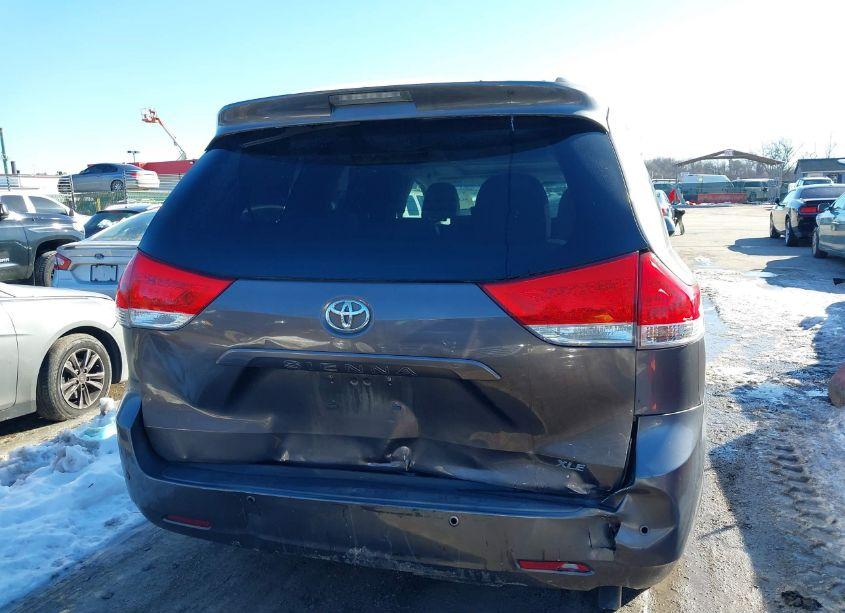 Photo 16 of 2014 Toyota Sienna XLE/LIMITED (VIN 5TDYK3DC7ES459856)