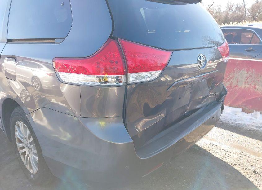Photo 17 of 2014 Toyota Sienna XLE/LIMITED (VIN 5TDYK3DC7ES459856)