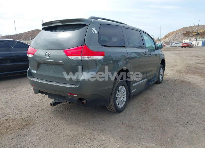 Photo 4 of 2014 Toyota Sienna XLE V6 8 PASSENGER (VIN 5TDYK3DC7ES483669)