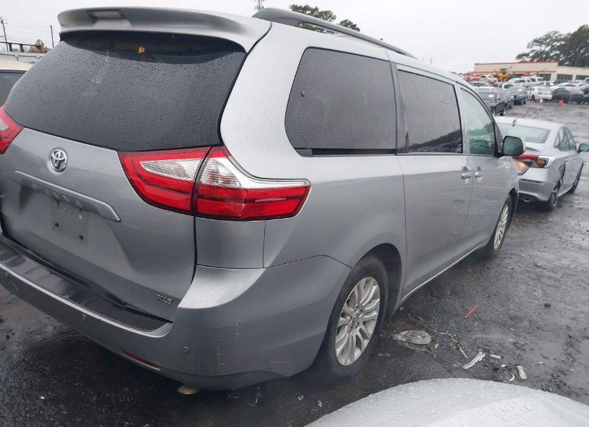 Photo 4 of 2015 Toyota Sienna XLE/LIMITED (VIN 5TDYK3DC7FS636701)