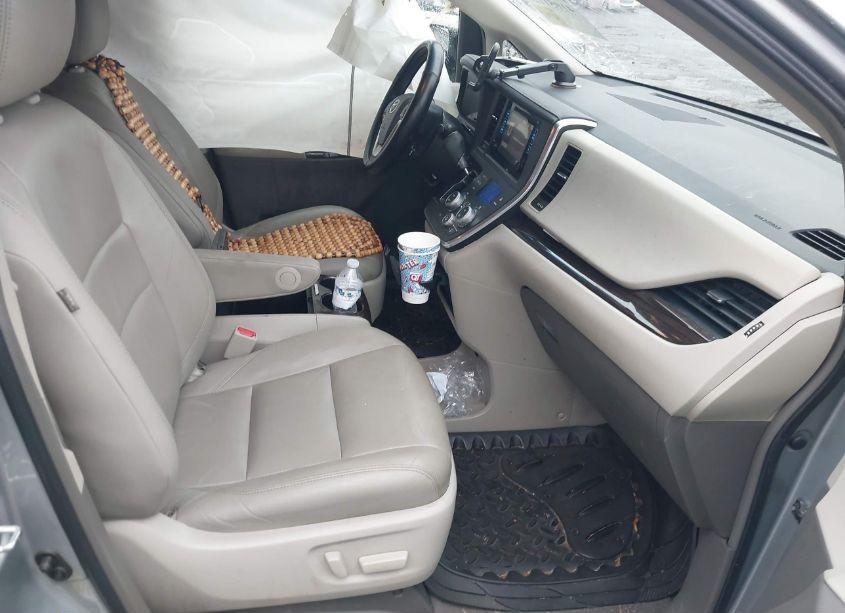 Photo 5 of 2015 Toyota Sienna XLE/LIMITED (VIN 5TDYK3DC7FS636701)