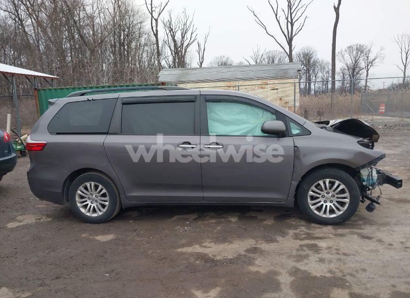 Photo 13 of 2016 Toyota Sienna XLE/LIMITED (VIN 5TDYK3DC7GS729154)