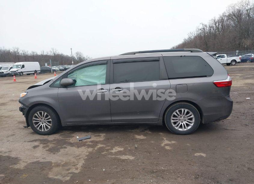 Photo 14 of 2016 Toyota Sienna XLE/LIMITED (VIN 5TDYK3DC7GS729154)