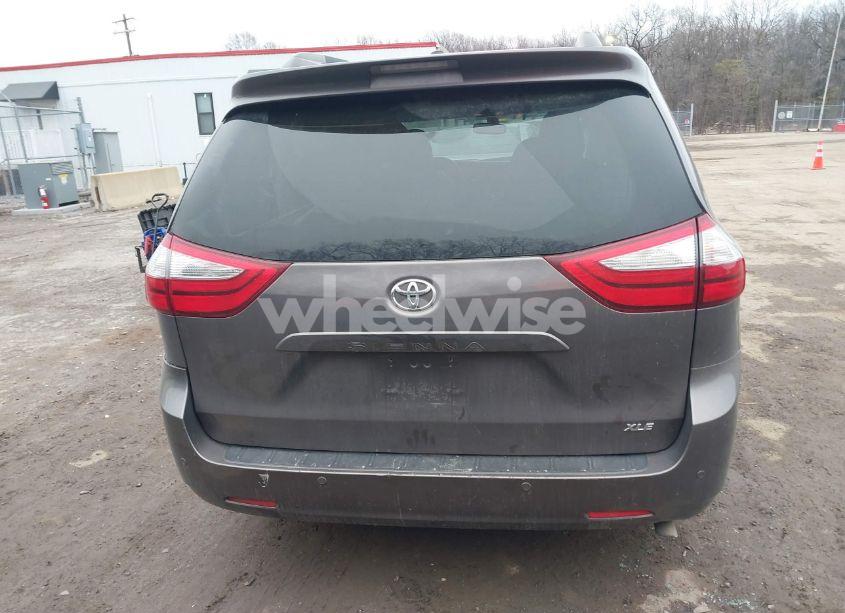 Photo 16 of 2016 Toyota Sienna XLE/LIMITED (VIN 5TDYK3DC7GS729154)