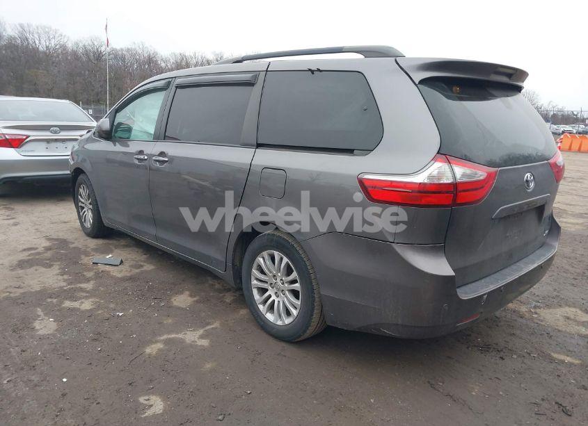 Photo 3 of 2016 Toyota Sienna XLE/LIMITED (VIN 5TDYK3DC7GS729154)