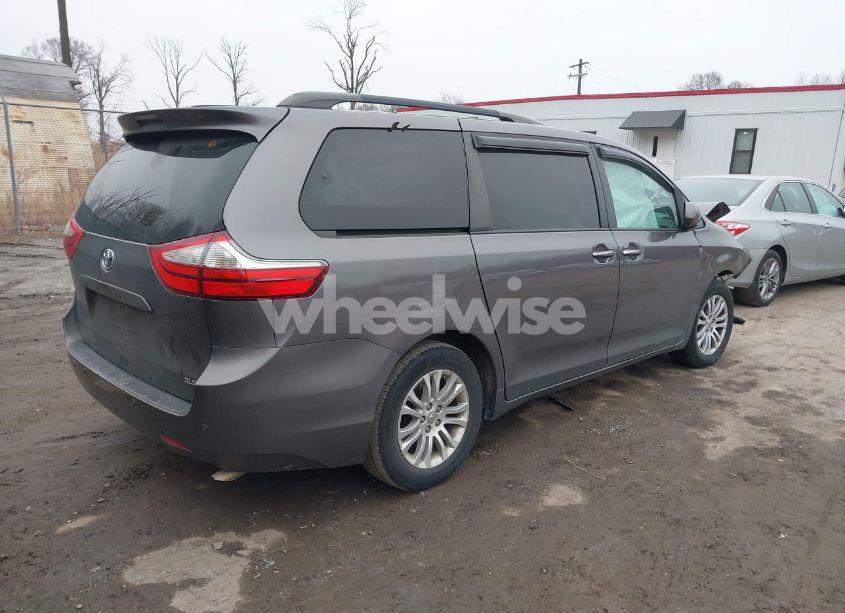 Photo 4 of 2016 Toyota Sienna XLE/LIMITED (VIN 5TDYK3DC7GS729154)