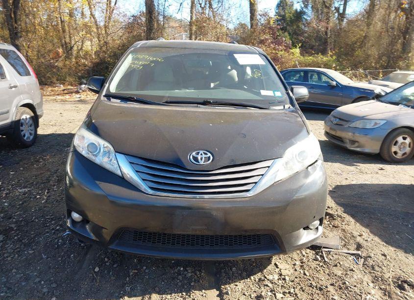 Photo 12 of 2016 Toyota Sienna XLE 8 PASSENGER (VIN 5TDYK3DC7GS737108)