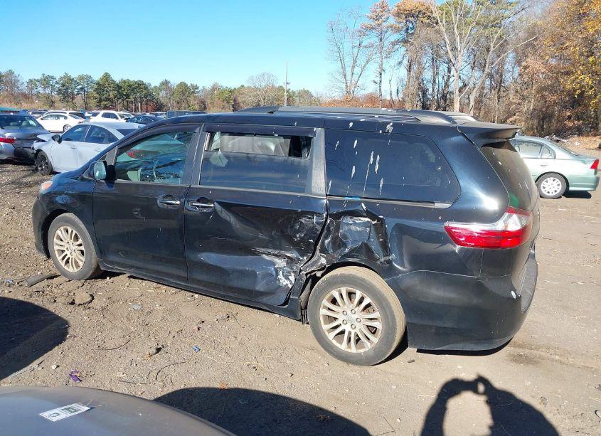 Photo 14 of 2016 Toyota Sienna XLE 8 PASSENGER (VIN 5TDYK3DC7GS737108)