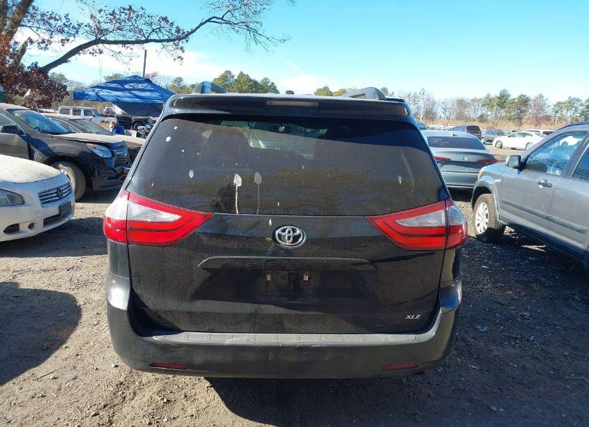 Photo 16 of 2016 Toyota Sienna XLE 8 PASSENGER (VIN 5TDYK3DC7GS737108)