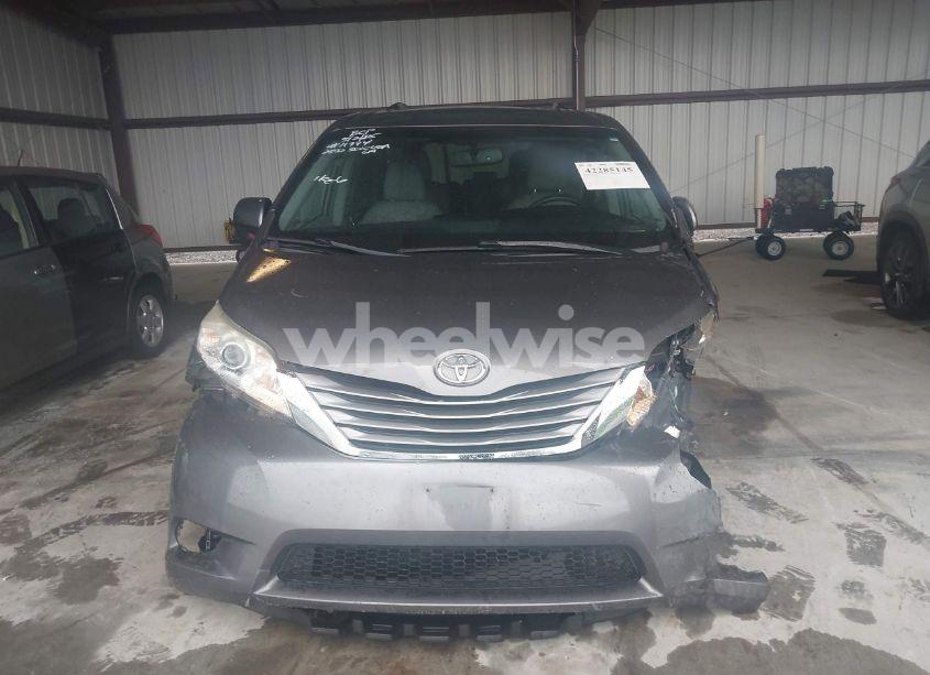 Photo 12 of 2016 Toyota Sienna XLE 8 PASSENGER (VIN 5TDYK3DC7GS763658)