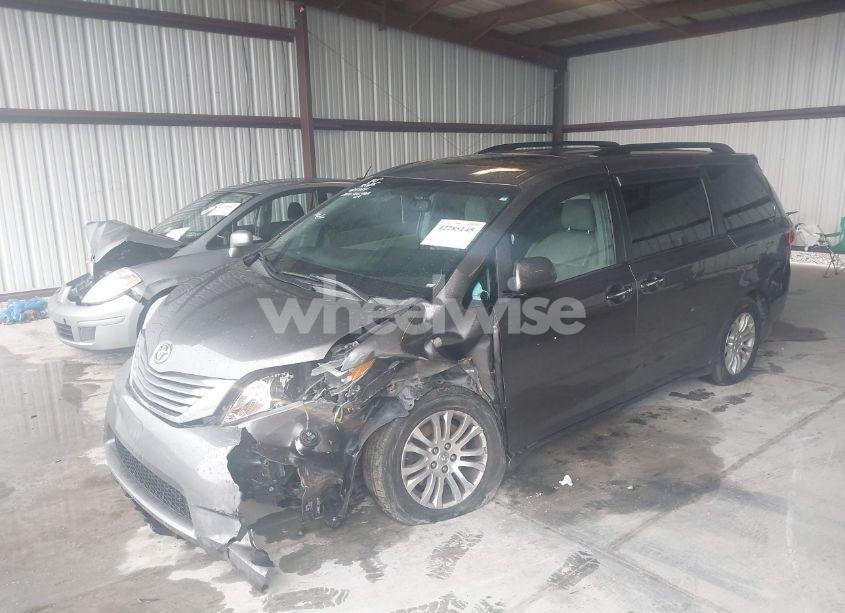 Photo 2 of 2016 Toyota Sienna XLE 8 PASSENGER (VIN 5TDYK3DC7GS763658)