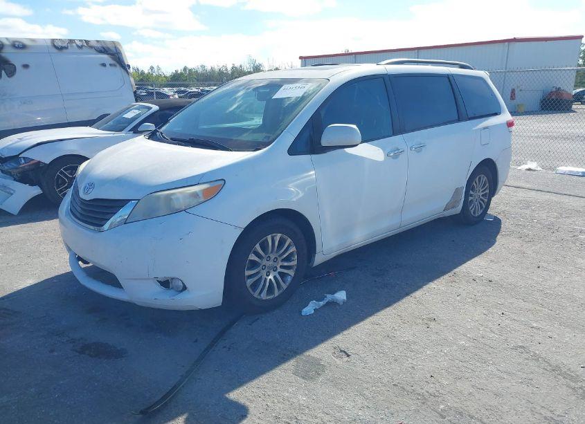 Photo 2 of 2011 Toyota Sienna XLE/LIMITED (VIN 5TDYK3DC8BS086502)