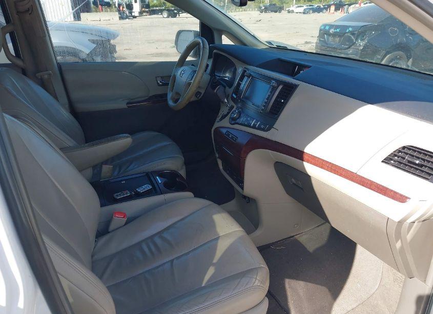 Photo 5 of 2011 Toyota Sienna XLE/LIMITED (VIN 5TDYK3DC8BS086502)