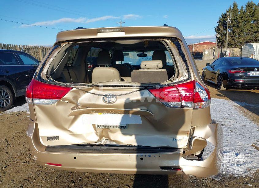 Photo 16 of 2011 Toyota Sienna XLE V6 AUTO ACCESS SEAT (VIN 5TDYK3DC8BS090369)