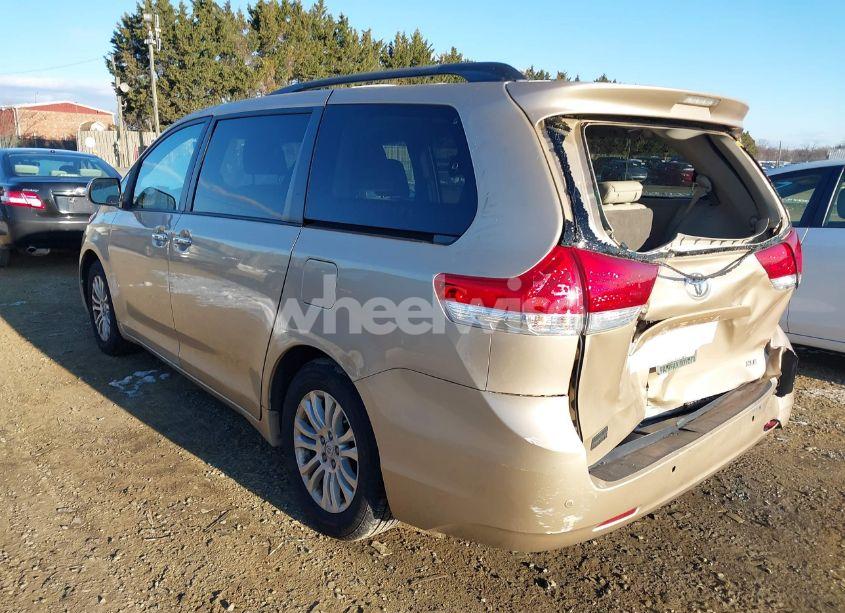Photo 3 of 2011 Toyota Sienna XLE V6 AUTO ACCESS SEAT (VIN 5TDYK3DC8BS090369)