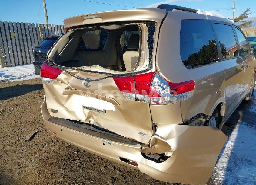 Photo 6 of 2011 Toyota Sienna XLE V6 AUTO ACCESS SEAT (VIN 5TDYK3DC8BS090369)