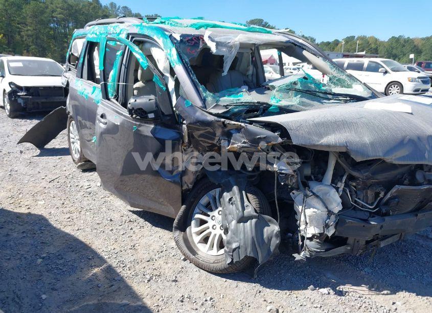 Photo 6 of 2011 Toyota Sienna XLE V6 (VIN 5TDYK3DC8BS092705)