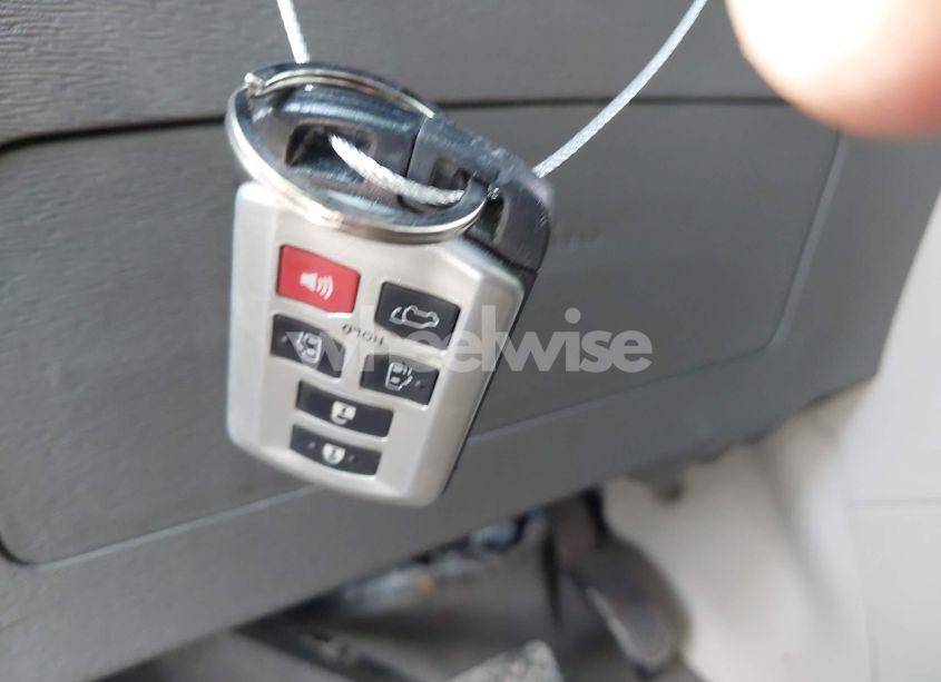 Photo 11 of 2011 Toyota Sienna LIMITED V6/XLE V6/XLE V6 AUTO ACCESS SEAT (VIN 5TDYK3DC8BS108689)