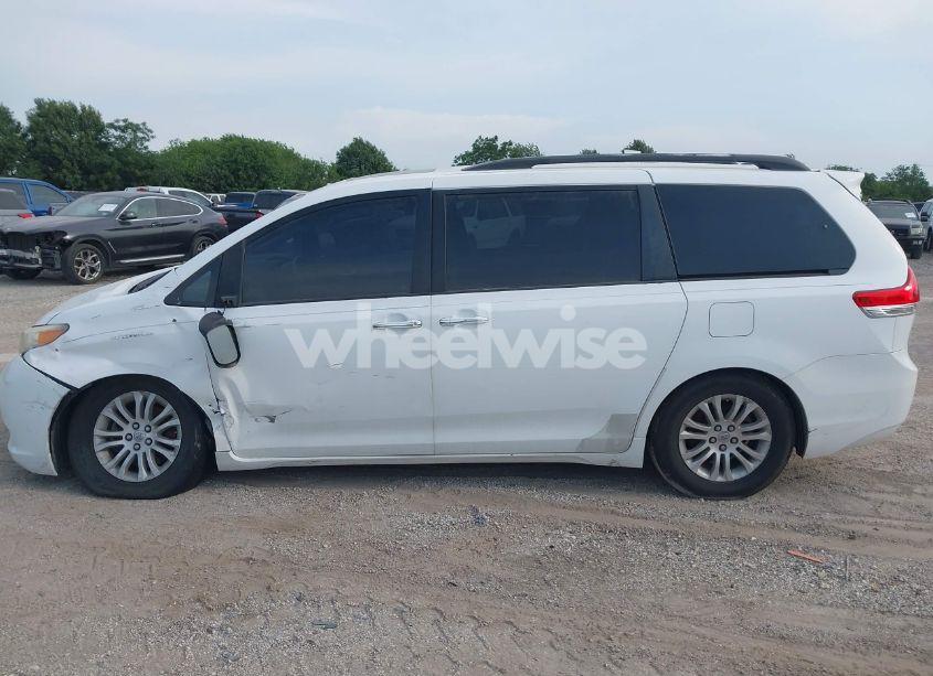 Photo 14 of 2011 Toyota Sienna LIMITED V6/XLE V6/XLE V6 AUTO ACCESS SEAT (VIN 5TDYK3DC8BS108689)