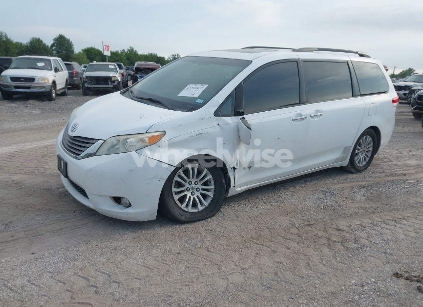 Photo 2 of 2011 Toyota Sienna LIMITED V6/XLE V6/XLE V6 AUTO ACCESS SEAT (VIN 5TDYK3DC8BS108689)