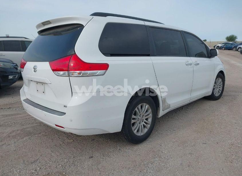 Photo 4 of 2011 Toyota Sienna LIMITED V6/XLE V6/XLE V6 AUTO ACCESS SEAT (VIN 5TDYK3DC8BS108689)