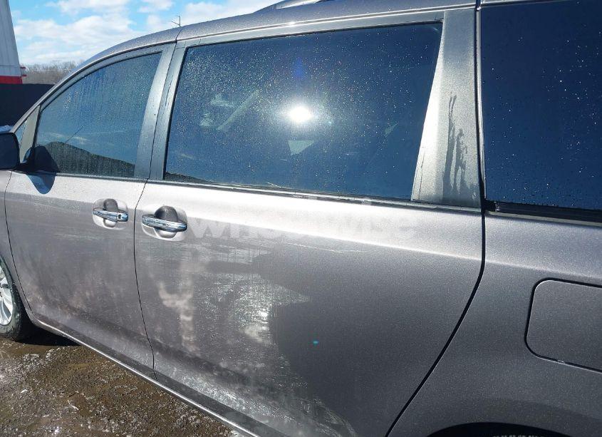 Photo 15 of 2011 Toyota Sienna XLE/LIMITED (VIN 5TDYK3DC8BS147895)