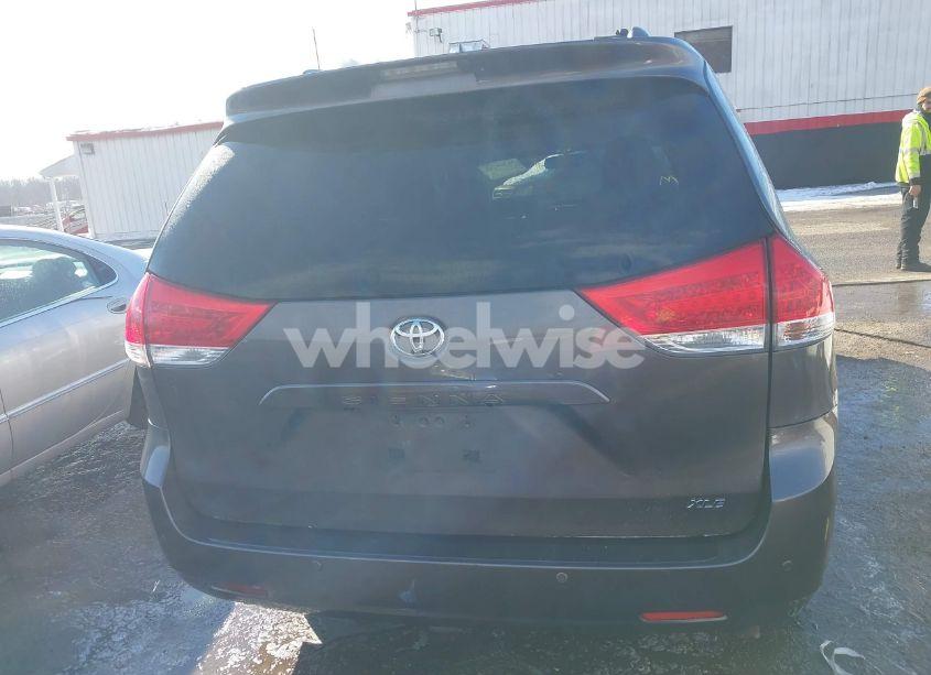 Photo 17 of 2011 Toyota Sienna XLE/LIMITED (VIN 5TDYK3DC8BS147895)