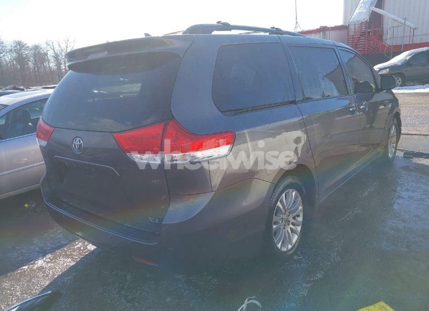 Photo 4 of 2011 Toyota Sienna XLE/LIMITED (VIN 5TDYK3DC8BS147895)