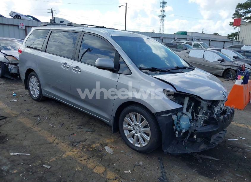 2011 Toyota Sienna LIMITED V6 (VIN 5TDYK3DC8BS157794) main photo