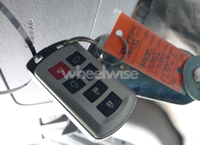 Photo 11 of 2011 Toyota Sienna LIMITED V6 (VIN 5TDYK3DC8BS157794)