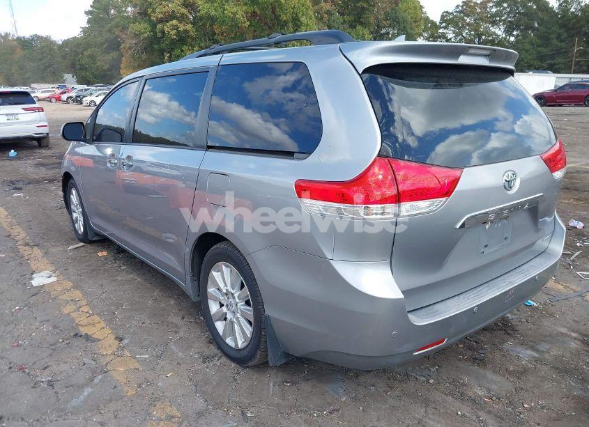 Photo 3 of 2011 Toyota Sienna LIMITED V6 (VIN 5TDYK3DC8BS157794)