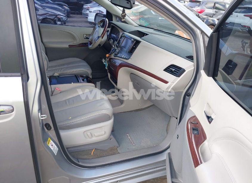 Photo 5 of 2011 Toyota Sienna LIMITED V6 (VIN 5TDYK3DC8BS157794)