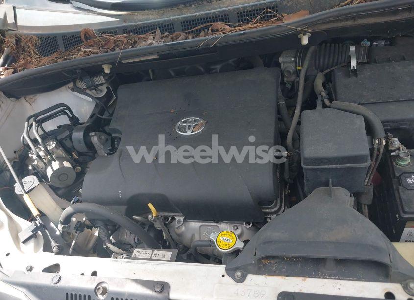 Photo 10 of 2012 Toyota Sienna XLE V6 8 PASSENGER (VIN 5TDYK3DC8CS177335)