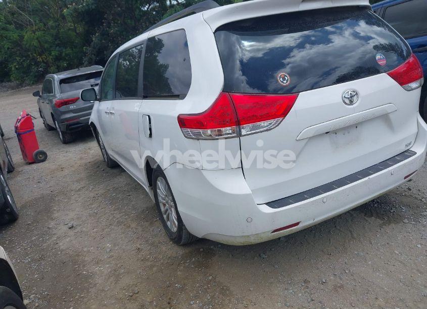 Photo 3 of 2012 Toyota Sienna XLE V6 8 PASSENGER (VIN 5TDYK3DC8CS177335)