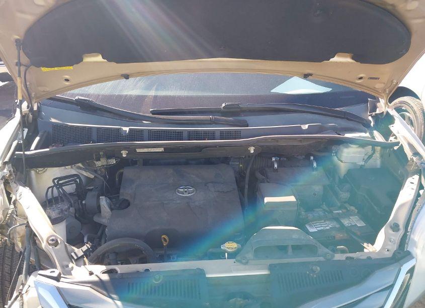 Photo 10 of 2012 Toyota Sienna XLE V6 8 PASSENGER (VIN 5TDYK3DC8CS194006)