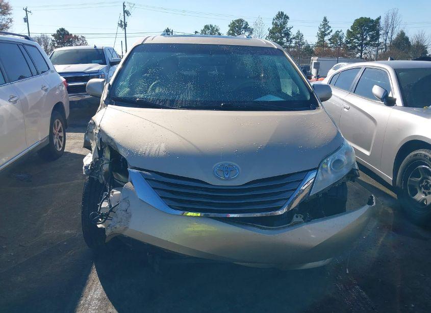 Photo 12 of 2012 Toyota Sienna XLE V6 8 PASSENGER (VIN 5TDYK3DC8CS194006)