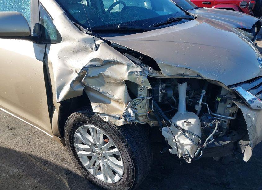 Photo 18 of 2012 Toyota Sienna XLE V6 8 PASSENGER (VIN 5TDYK3DC8CS194006)